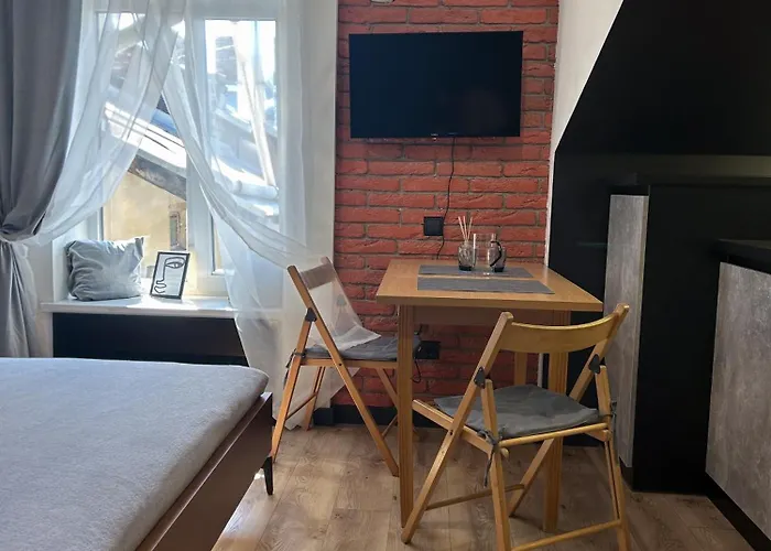 Miamo вулиця левицького 3 Leópolis